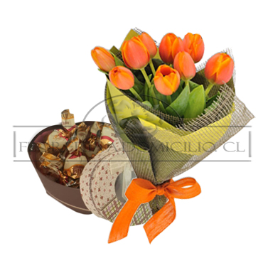 Ramo de 10 Tulipanes m�s Bombones y Caramelos Surtidos en Caja Coraz�n